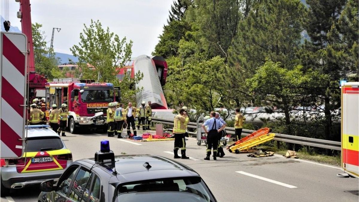 Regionalbahn umgekippt: Drei Tote bei Zugunglück in Bayern