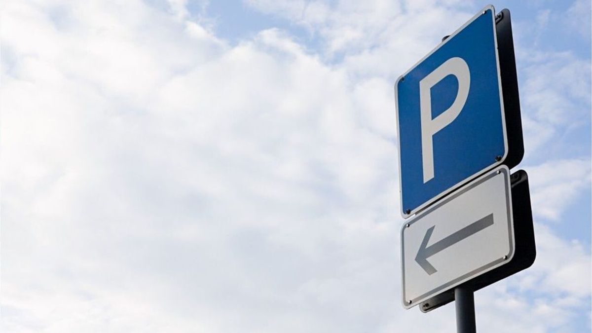 Gericht entscheidet: Diese Verkehrsregel gilt nicht auf Parkplätzen