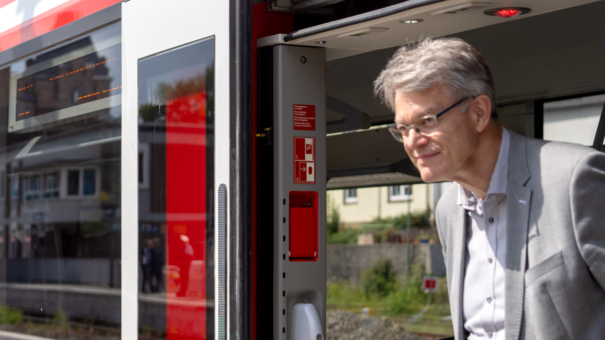 Deutsche Bahn: Sorgenkind für Verkehrsminister