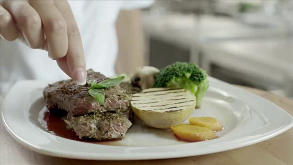 Achtung! Diese harmlos erscheinende Angewohnheit VOR dem Essen macht dick
