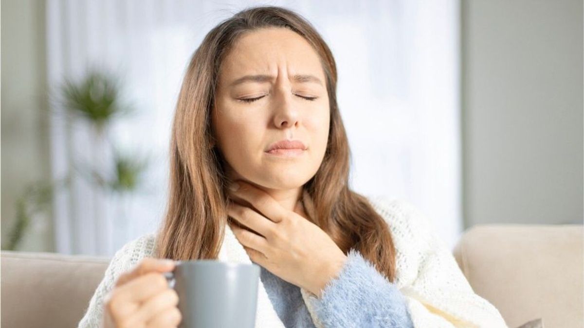 Halsschmerzen nach Corona: Dahinter kann eine andere Krankheit stecken