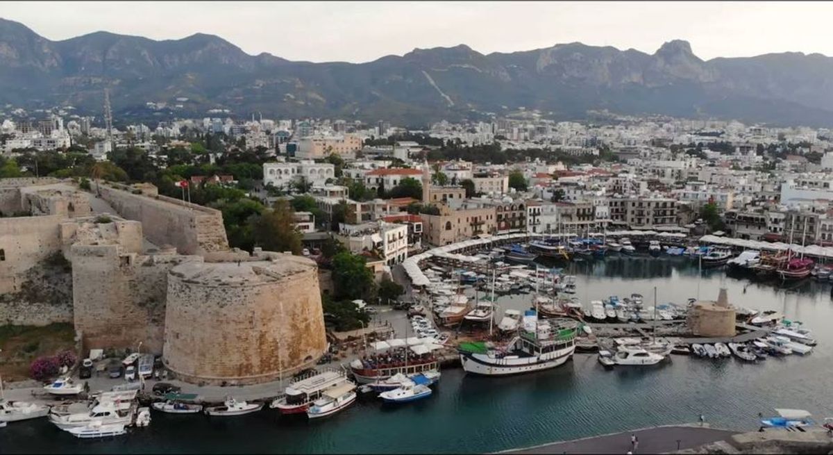 Bangen um die Sommersaison: Werden Spanien und die Niederlande noch zu Hochinzidenz­gebieten?
