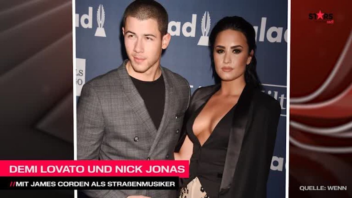 Demi Lovato und Nick Jonas als Straßenmusiker unterwegs