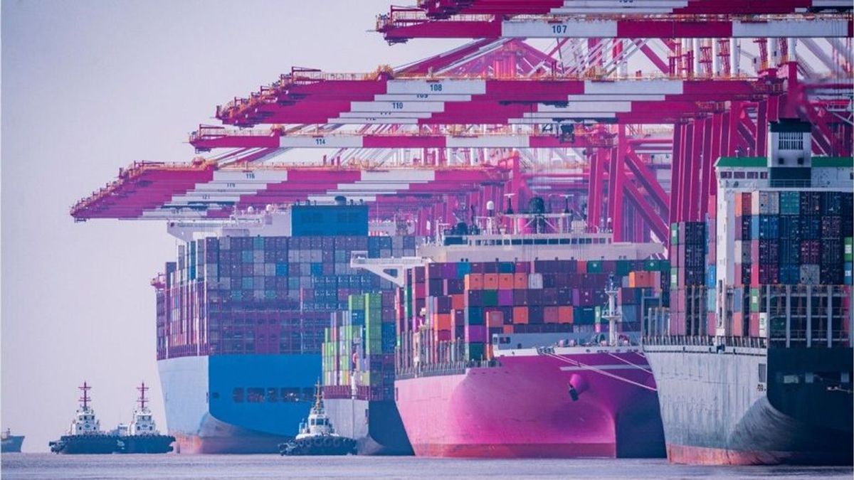Schiffsstau vor Shanghai: Schwerwiegende Lieferfolgen für Unternehmen & Kunden erwartet