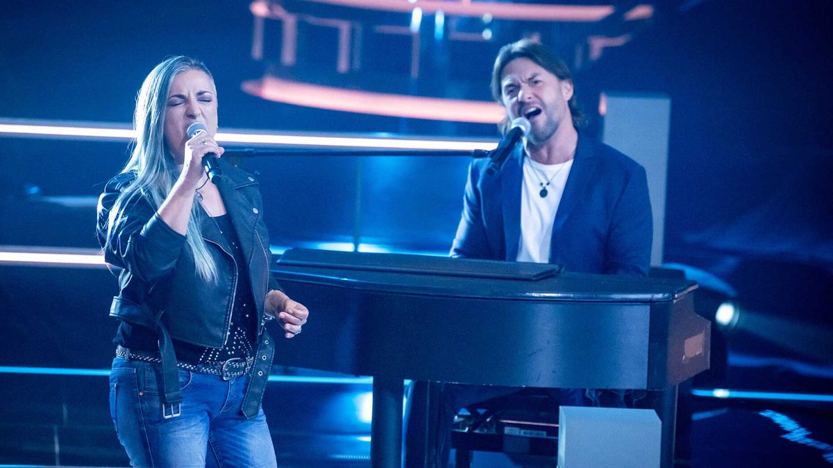 Biggi Käfer und René Schlothauer rocken mit "You're The Voice" von John Farnham