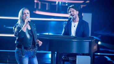 Biggi Käfer und René Schlothauer rocken mit "You're The Voice" von John Farnham