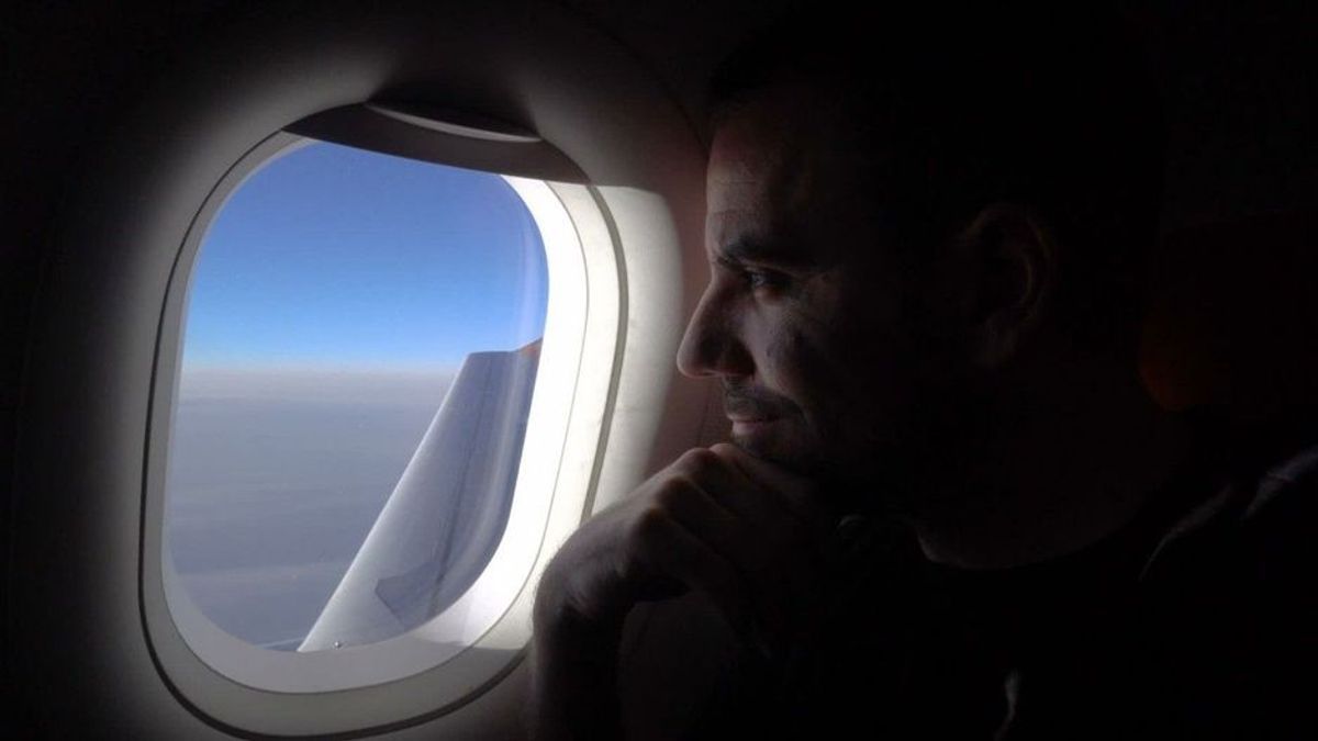 Aus diesem Grund dürfen Flugzeug-Fenster nicht eckig sein!