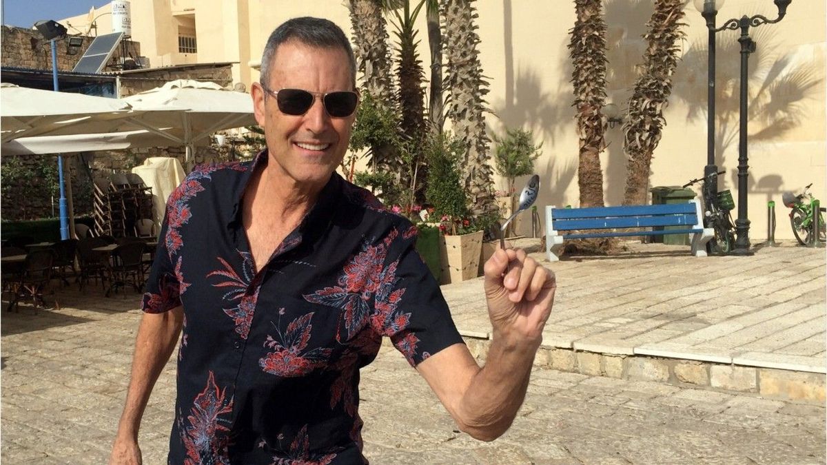 "Ernste Warnung": Uri Geller droht Putin mit Magie