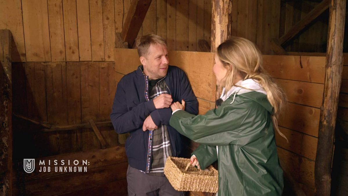 Breakfast Challenge: Laura Karasek und Oli Pocher fürchten sich im dunklen Stall