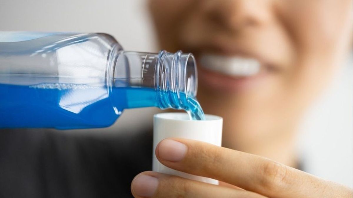 Neue Studie: Mundspülung könnte Viruslast bis zu 90% sinken