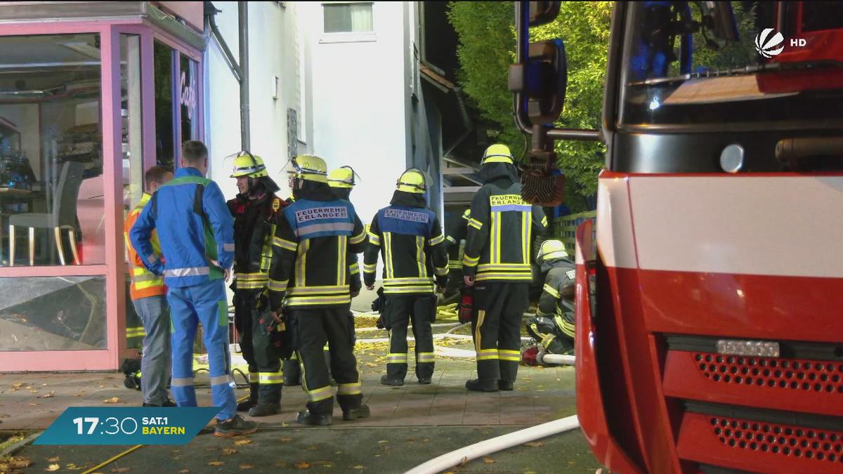 Großeinsatz in Erlangen: Bäckerei steht in Flammen