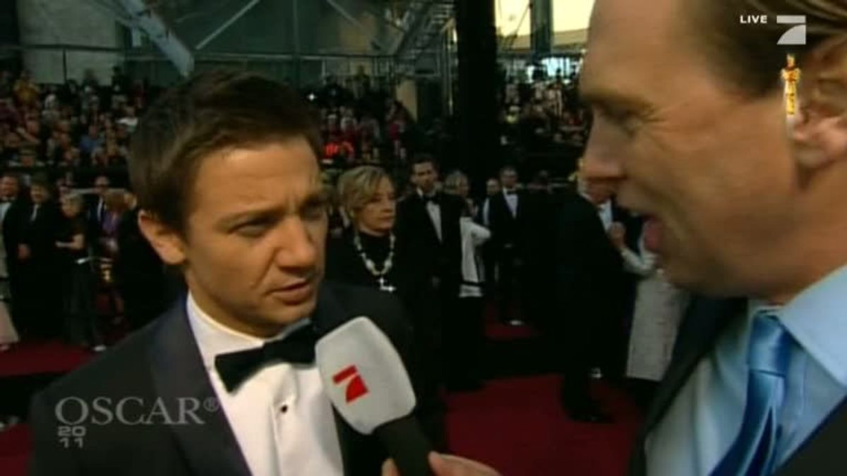 Oscar Red Carpet: Jeremy Renner