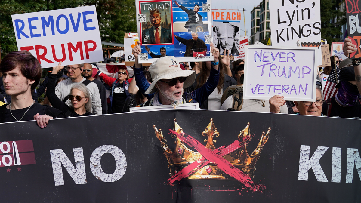 "No Kings": Amerikaner demonstrieren gegen Trump