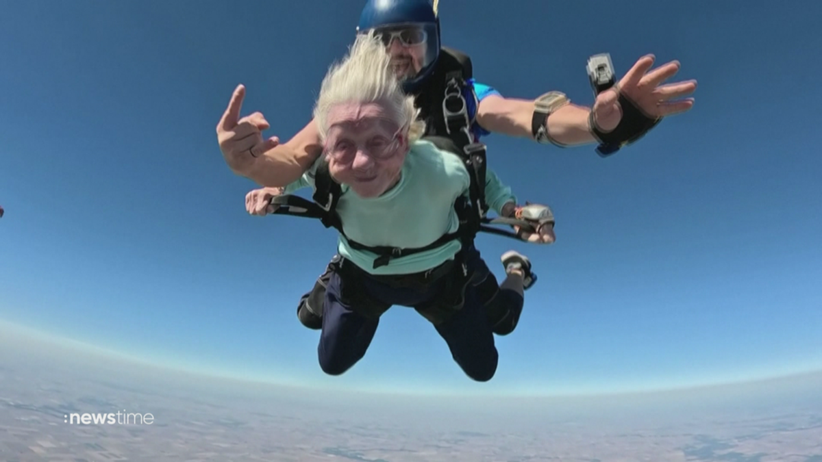 Rekord: 104-jährige Amerikanerin ist älteste Fallschirmspringerin der Welt