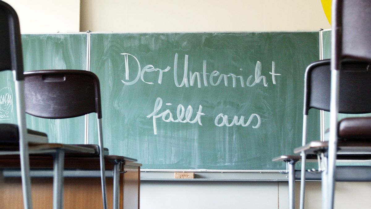 Ehrenamtliche übernehmen Schulunterricht