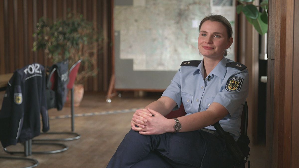 2 Menschen, 2 Gehälter: Bundespolizistin vs. Tankwart