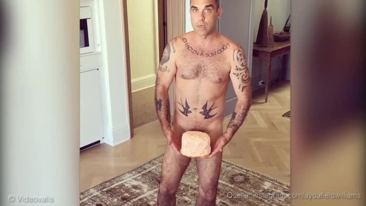 Robbie Williams läuft nackt durch seine Wohnung