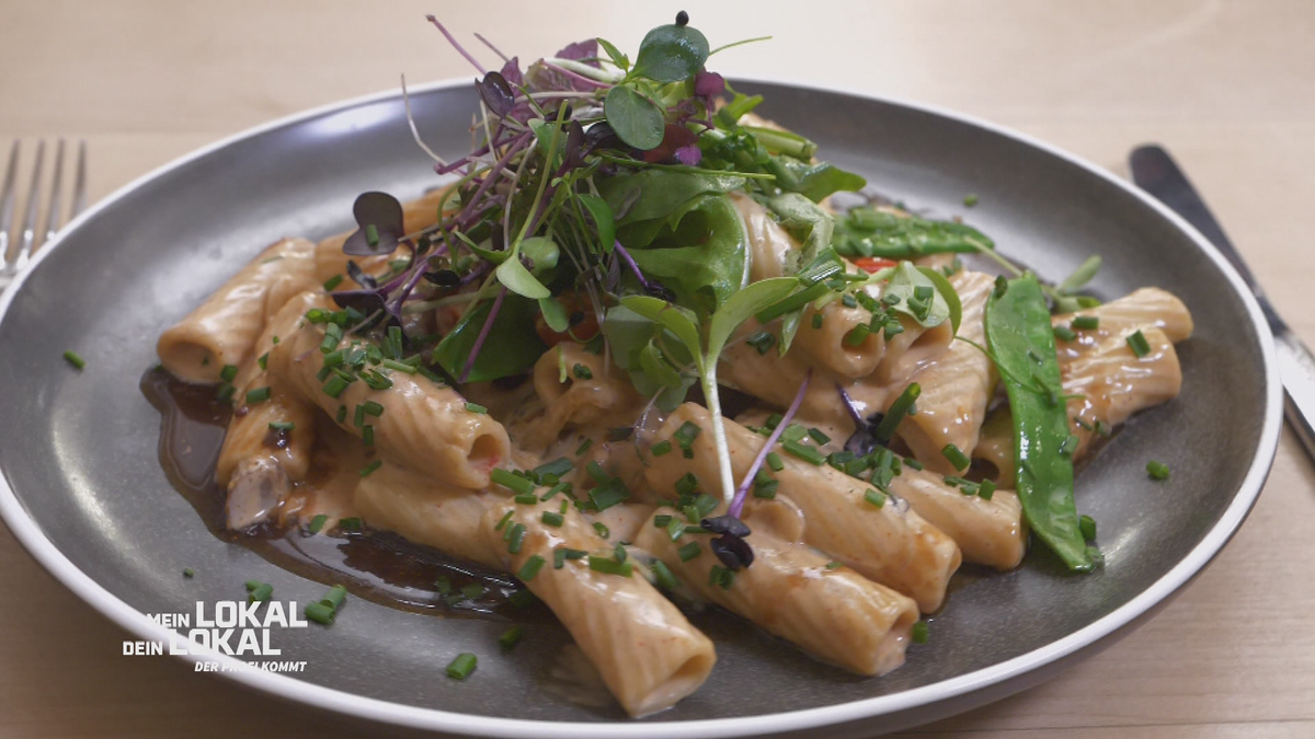 Pasta mit veganer Speck-Rahmsoße