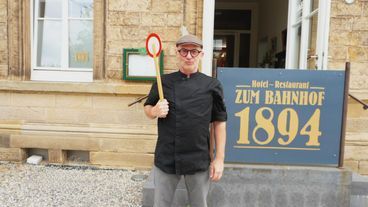 Im Lokal "Zum Bahnhof 1894" wird Kunst mit Kochen verbunden