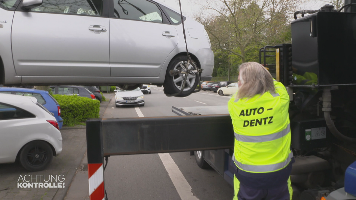 Eine teure Angelegenheit - Frankfurst Falschparker werden Abgeschleppt