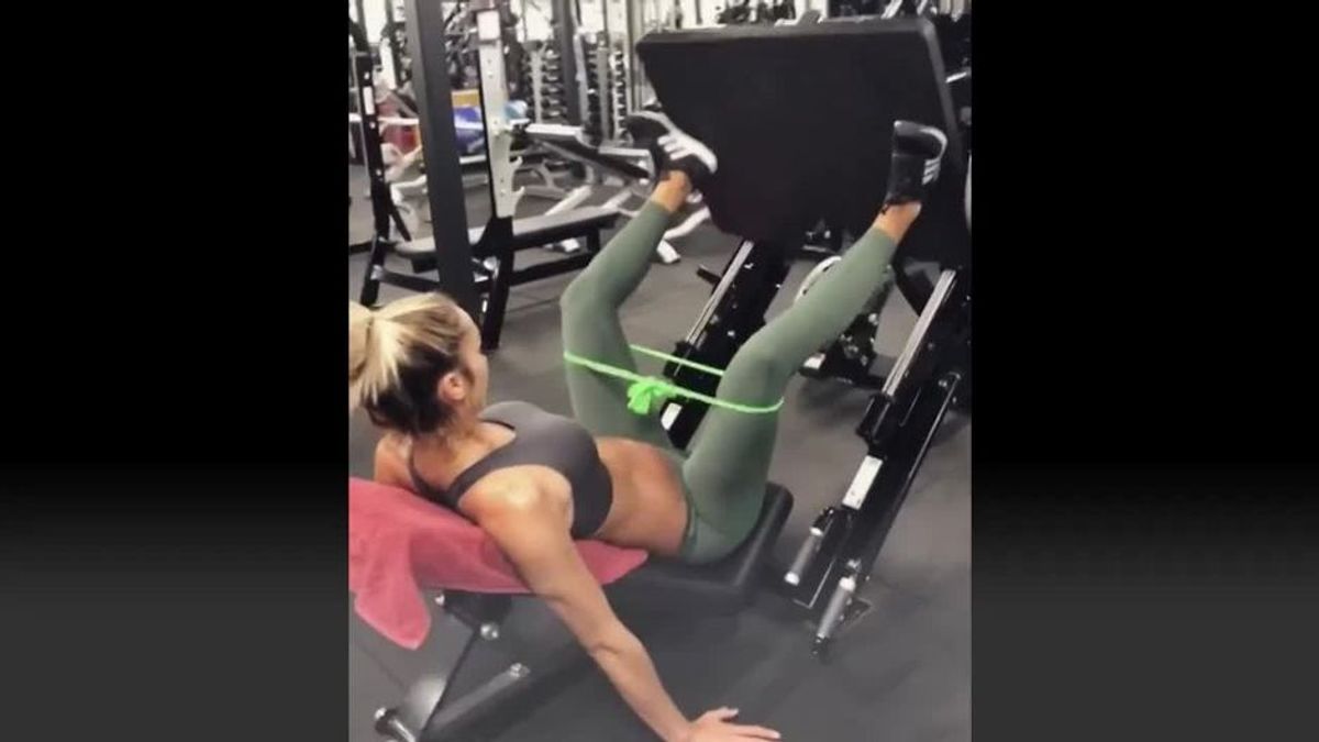 Krasseres Workout als je zuvor: Auch in der zweiten Schwangerschaft trainiert Sixpack-Mom mega hart