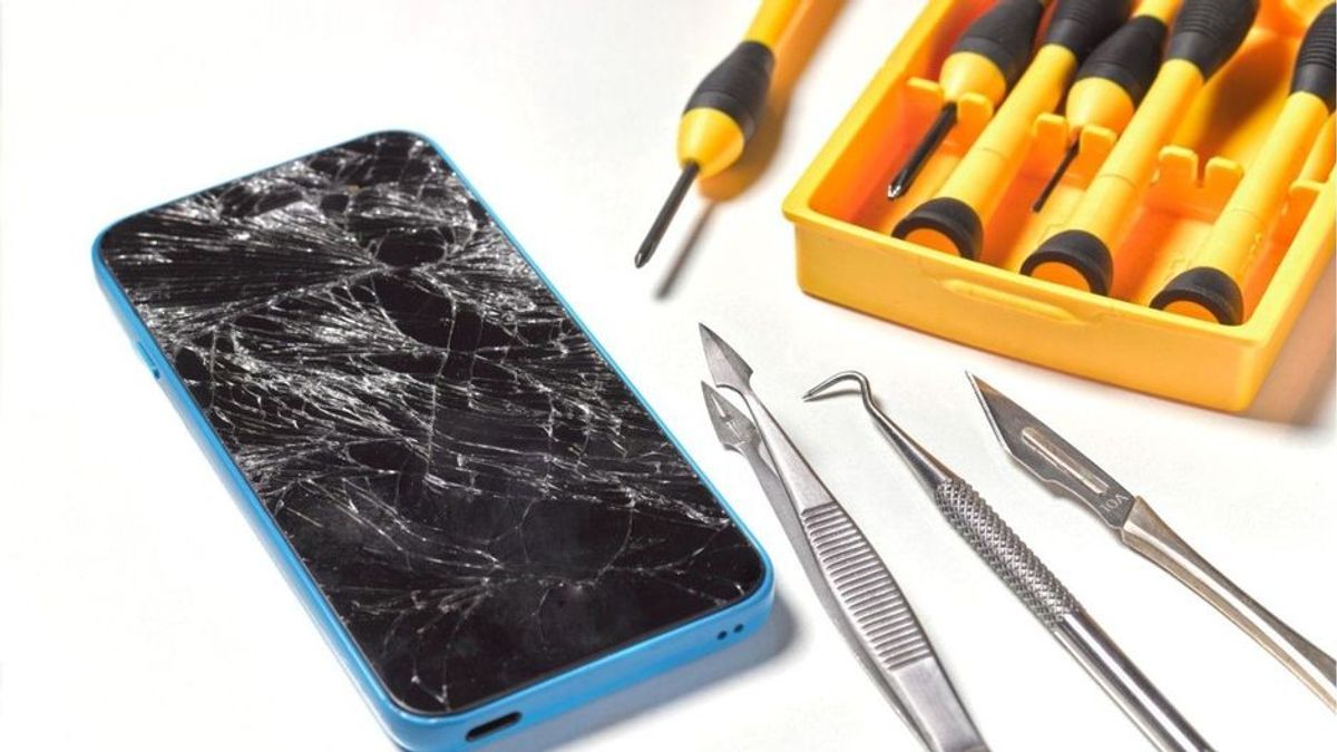 Thüringen: Wer sein Handy reparieren lässt, bekommt bis zu 100 Euro vom Land