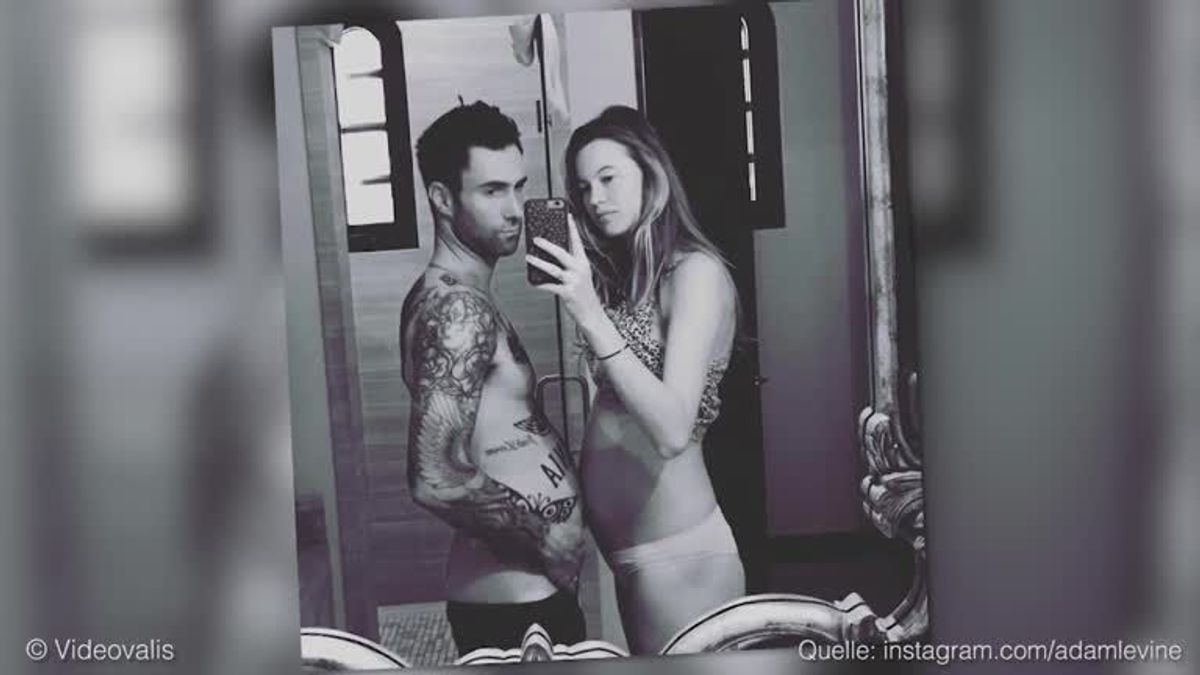 Adam Levine hat nun auch einen Babybauch