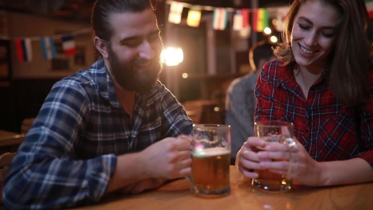 Flirten lernen: Mit diesen Tipps wird jeder Mann selbstbewusster