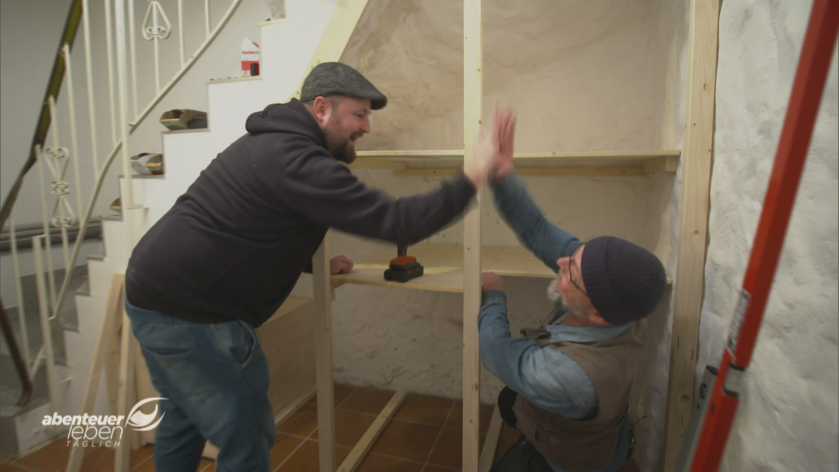 DIY - Stauraum unter der Treppe schaffen