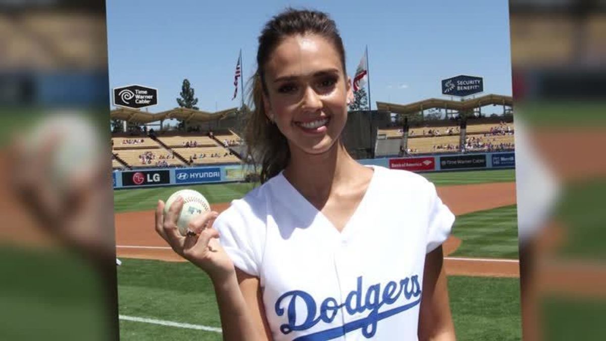 Jessica Alba als sexy Baseball-Chick