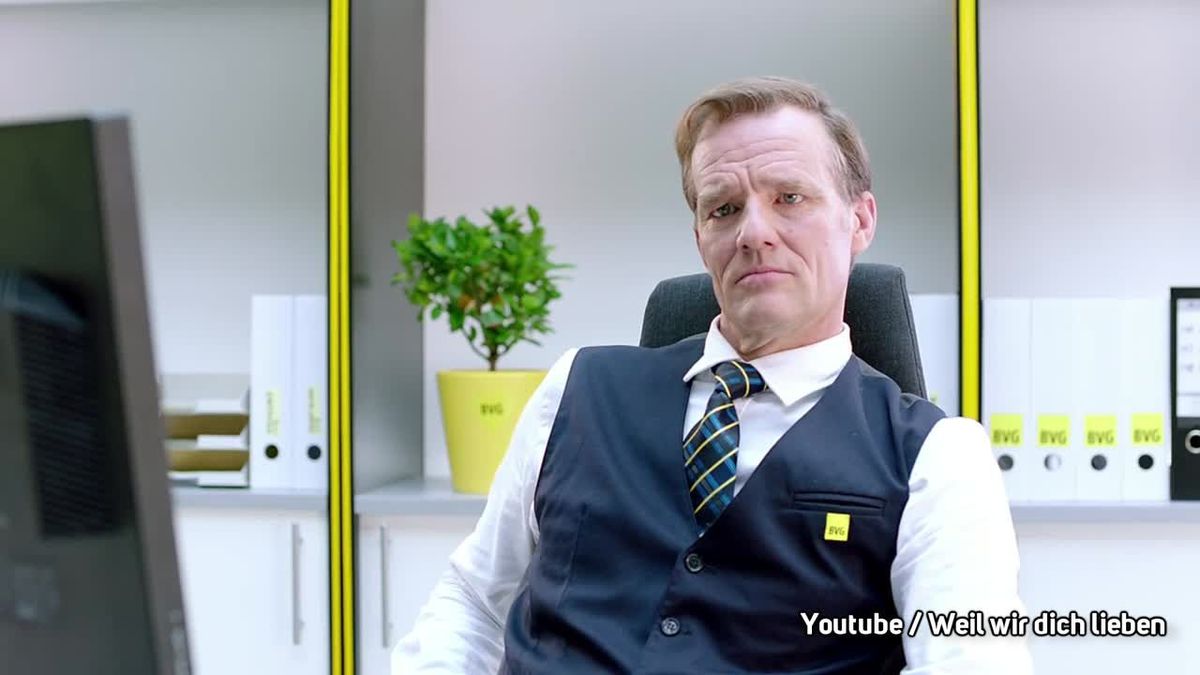 So witzig verarscht die BVG sich in ihrem neuen Werbespot selbst