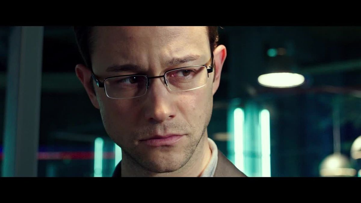 "Snowden" mit  Joseph Gordan Levitt und Shaileen Woddley