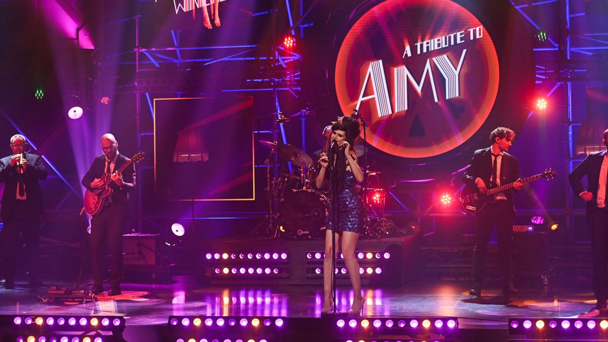 A Tribute To Amy mit "Valerie" von Amy Winehouse