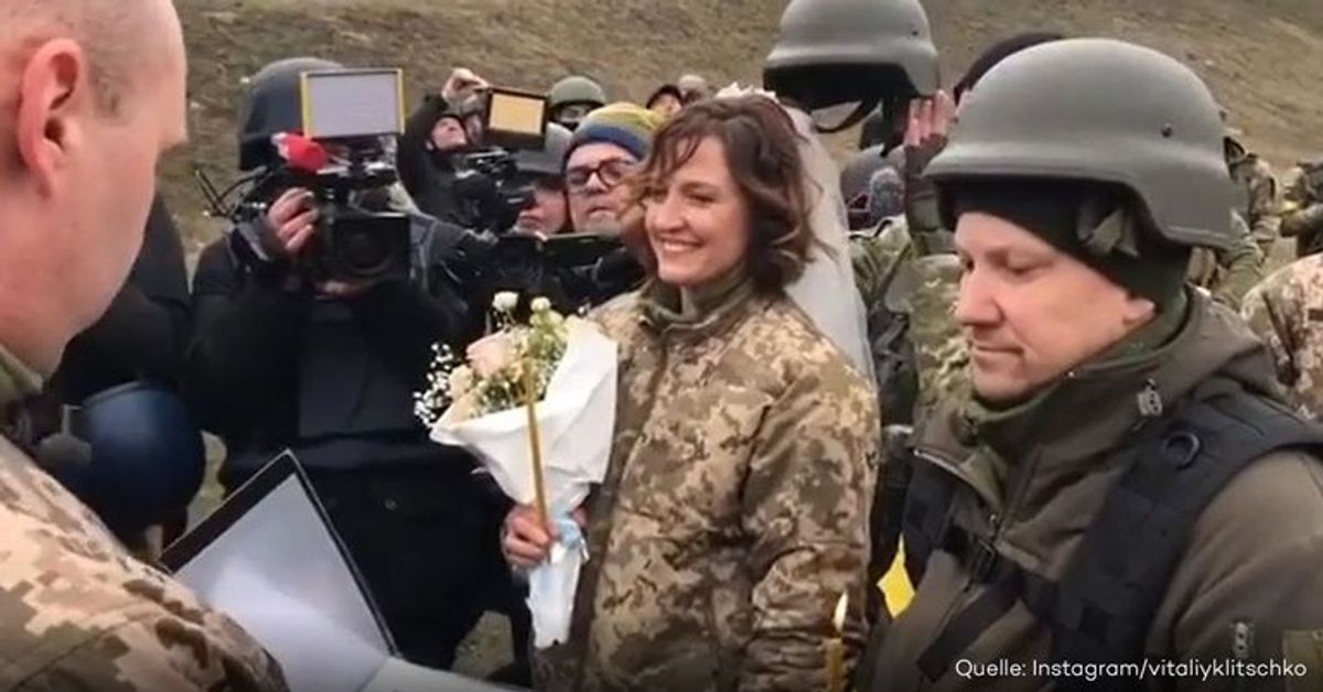 Bewegende Szenen: Vitali Klitschko besucht Hochzeit an der Front