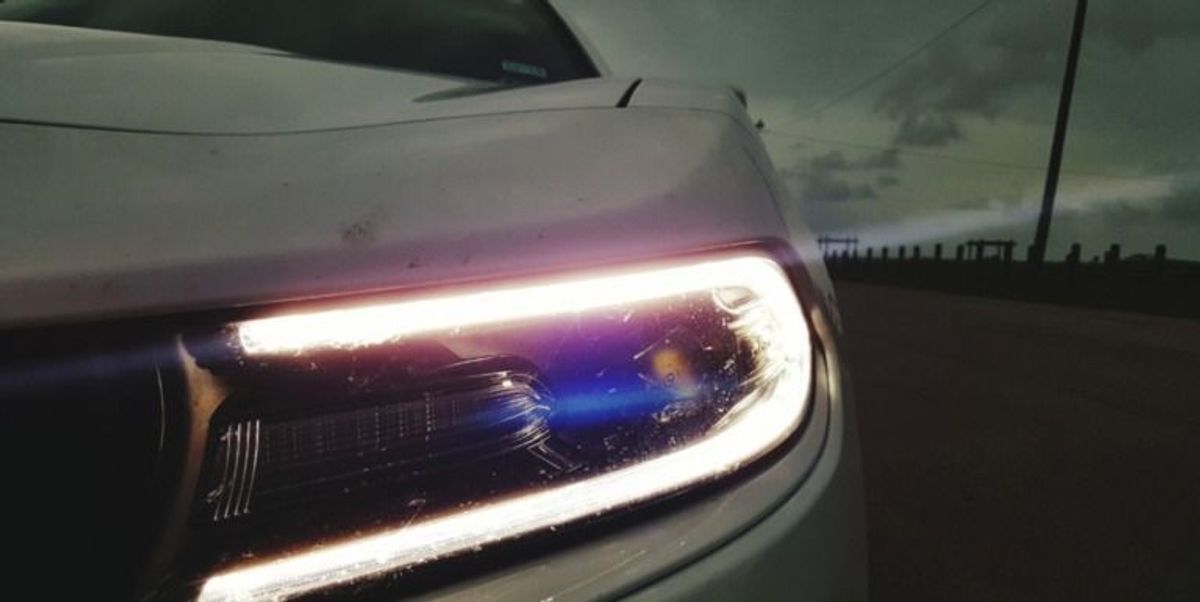 Moderne Autos betroffen: Blitzer messen falsch - Schuld sind LED-Scheinwerfer