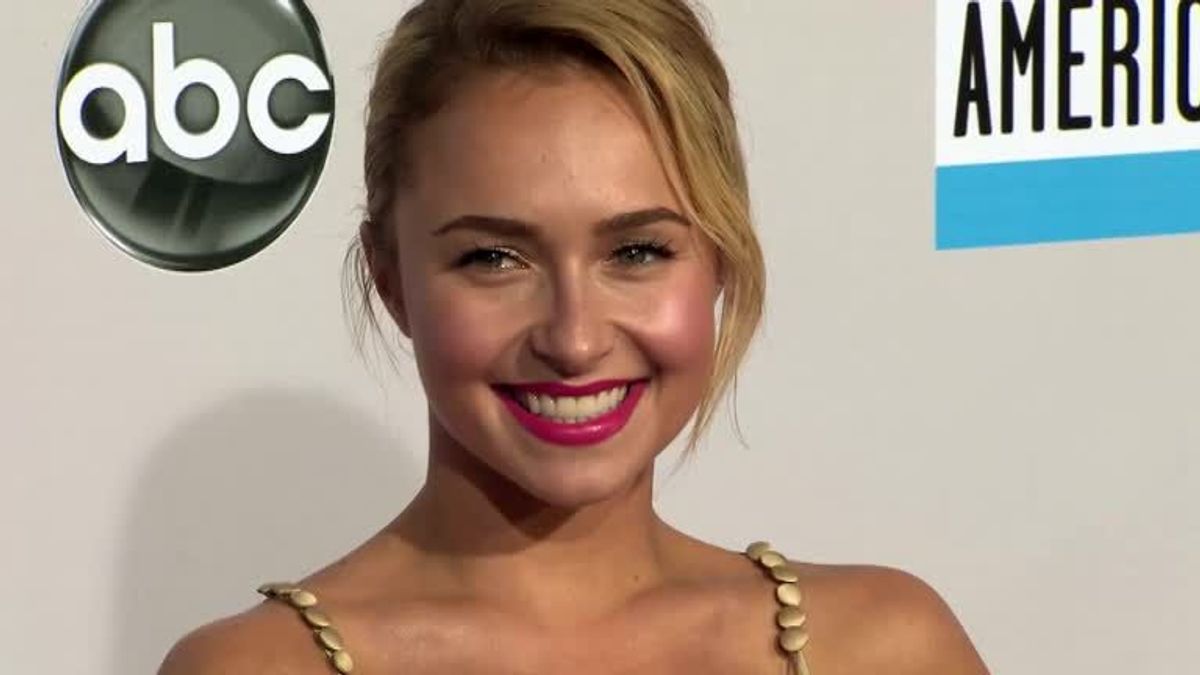 Stars_haydHayden Panettiere und Wladimir Klitschko verlobtenpaniettereeverlobtmitwladimir_ST1381417925_HDwide25