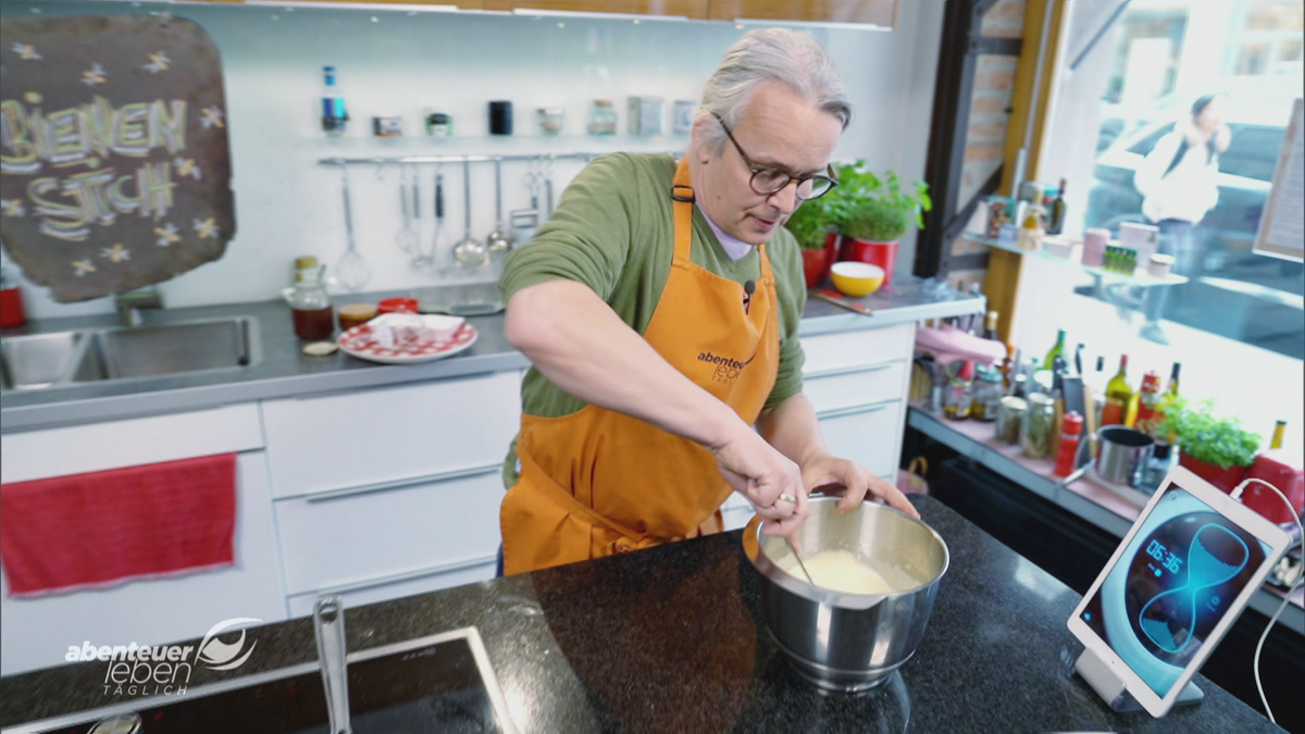 Echtzeitkochen: Bienenstich in 10 Minuten!