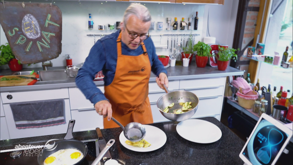 Echtzeitkochen: Rahmspinat mit Ei und Salzkartoffeln in 10 Minuten!