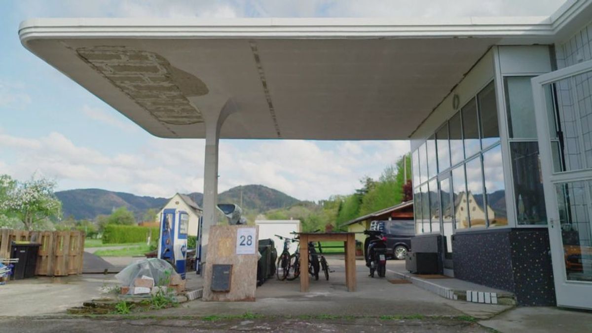 Energie statt Sprit tanken: Wohnzimmer in der Waschanlange