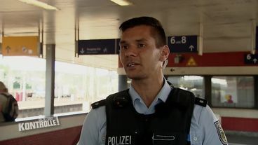 Thema u. a.: Gefälschter Pass! Polizeikontrolle Paris-Frankfurt