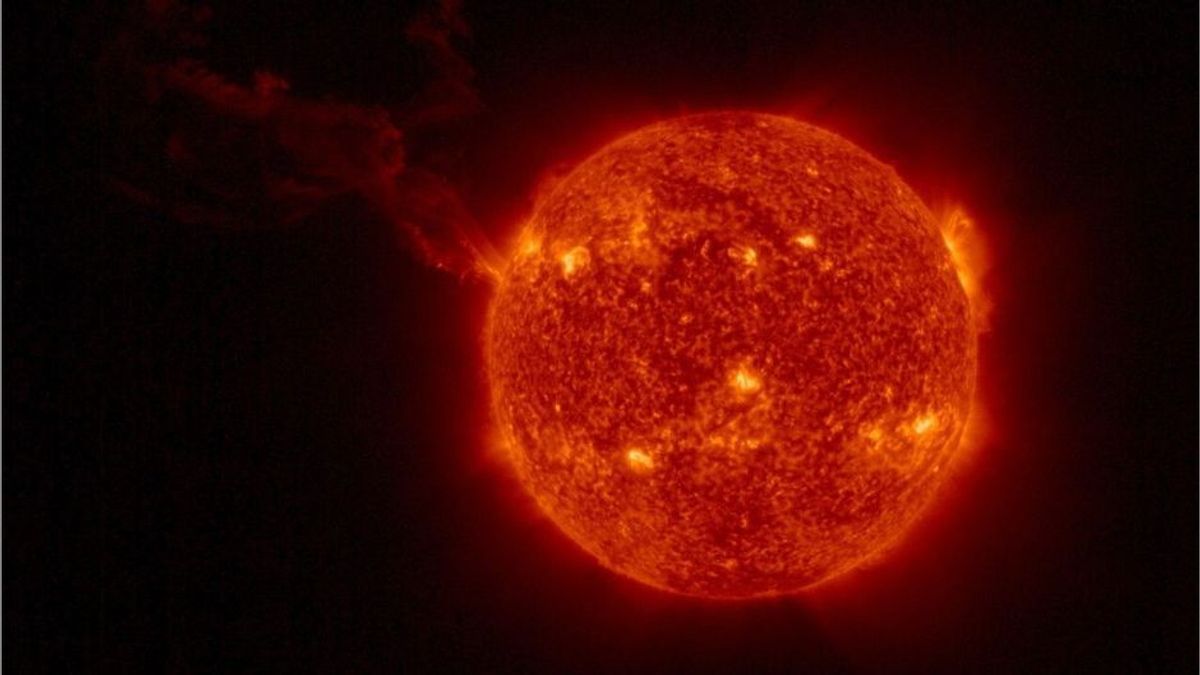 Raumsonde "Solar Orbiter" sichtet riesige Sonneneruption