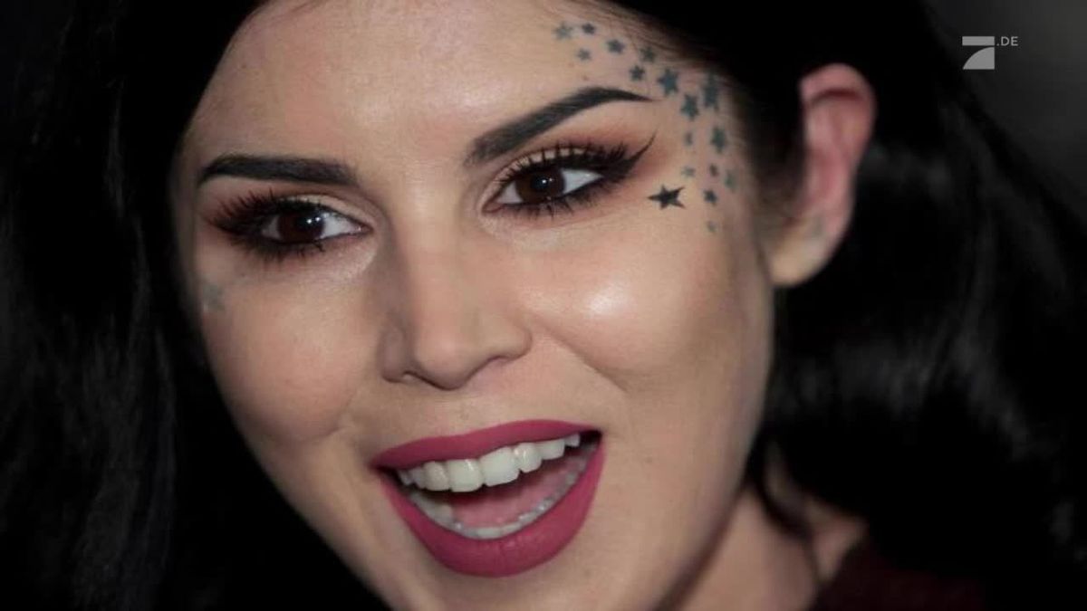 Was für ein Hingucker: Diese 5 Stars haben ein Gesichtstattoo