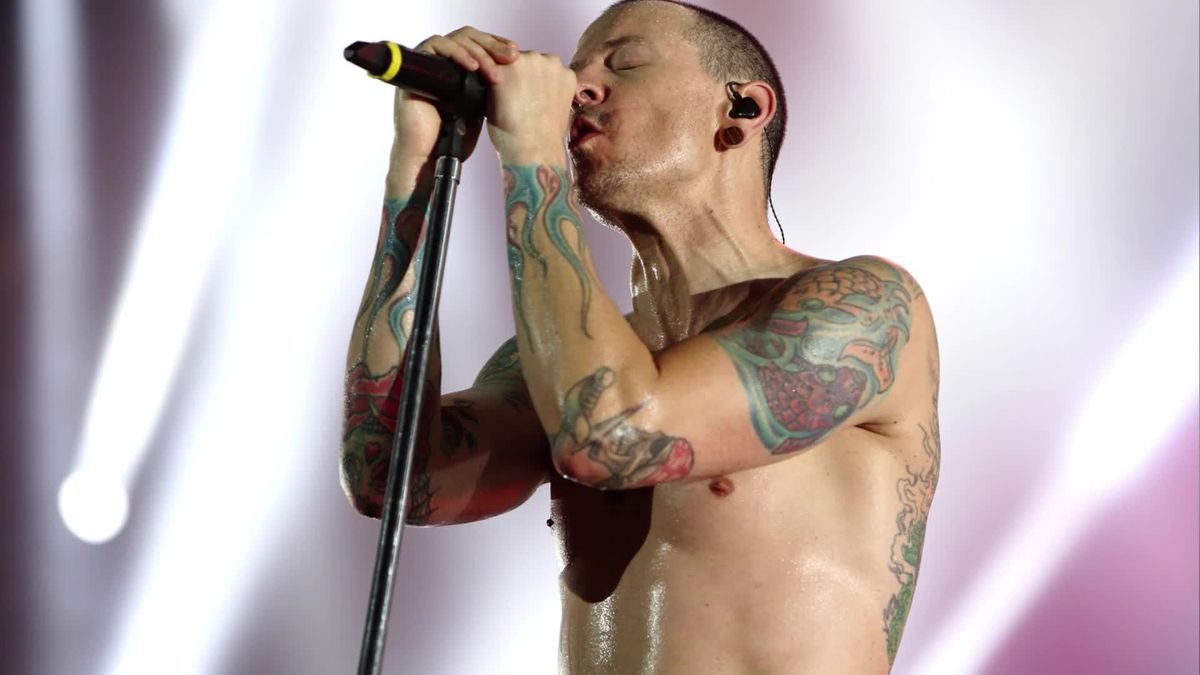 wume_fsx_tsx_598c1cfae4b0515f57c20749-chester-bennington_ST1502442498