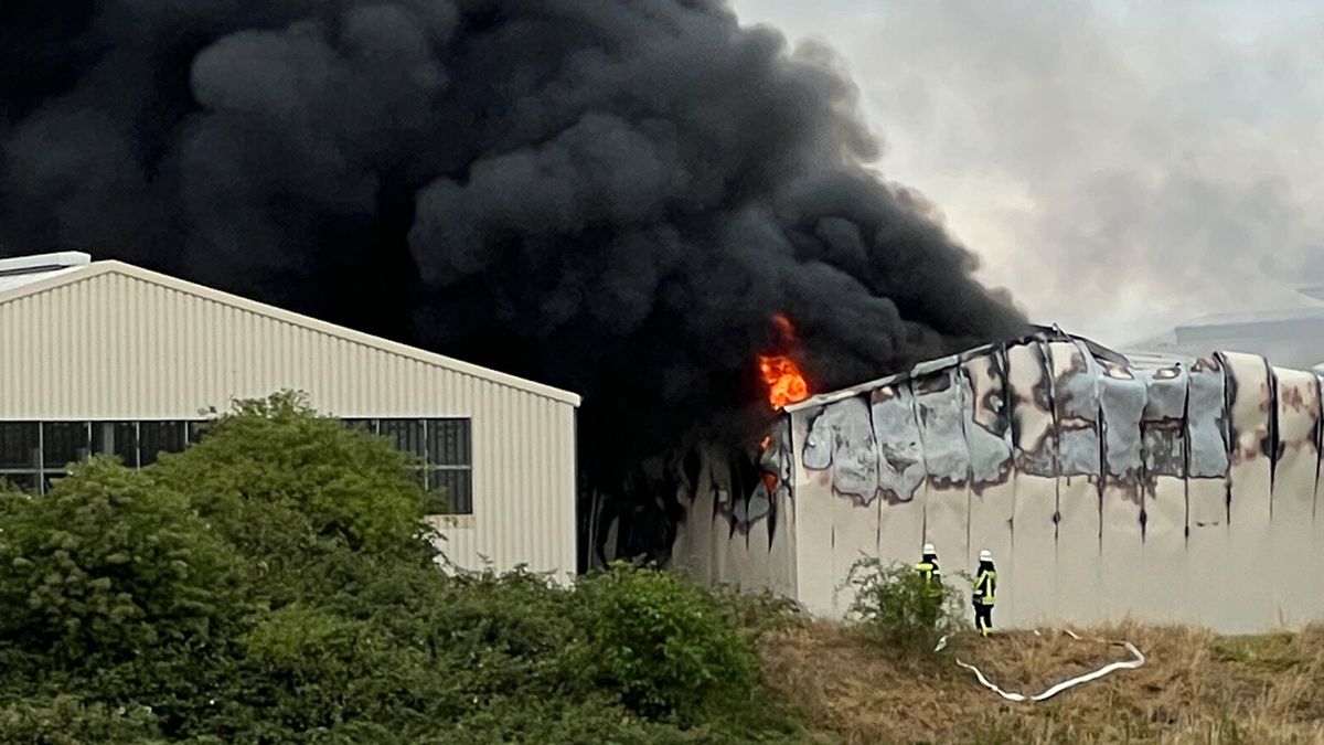 Mega-Brand wegen falsch entsorgten Akkus