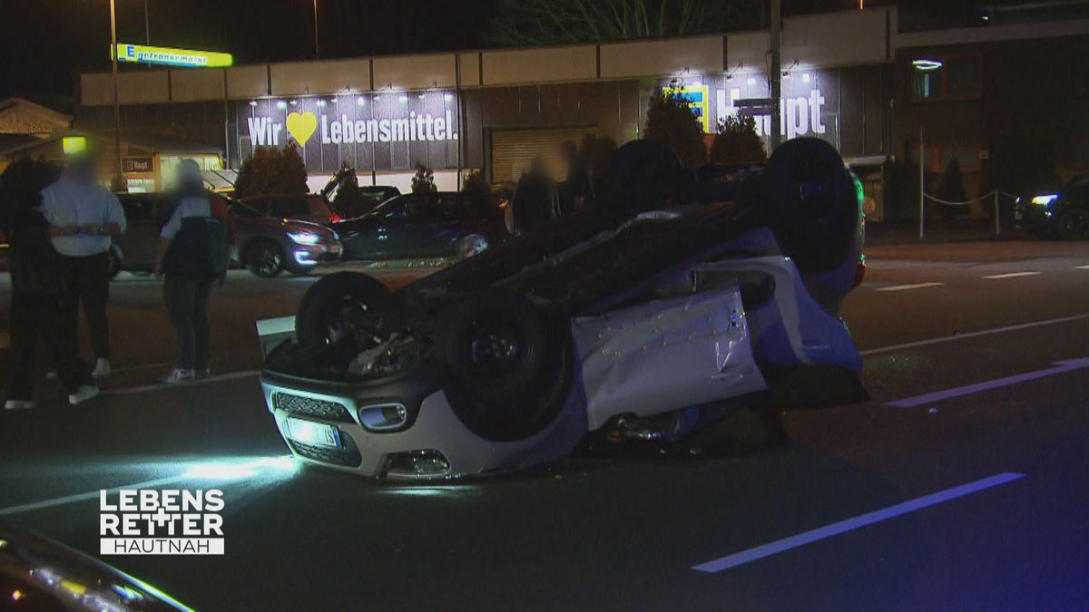 Einsatzgebiet Siegen: Auto überschlagen
