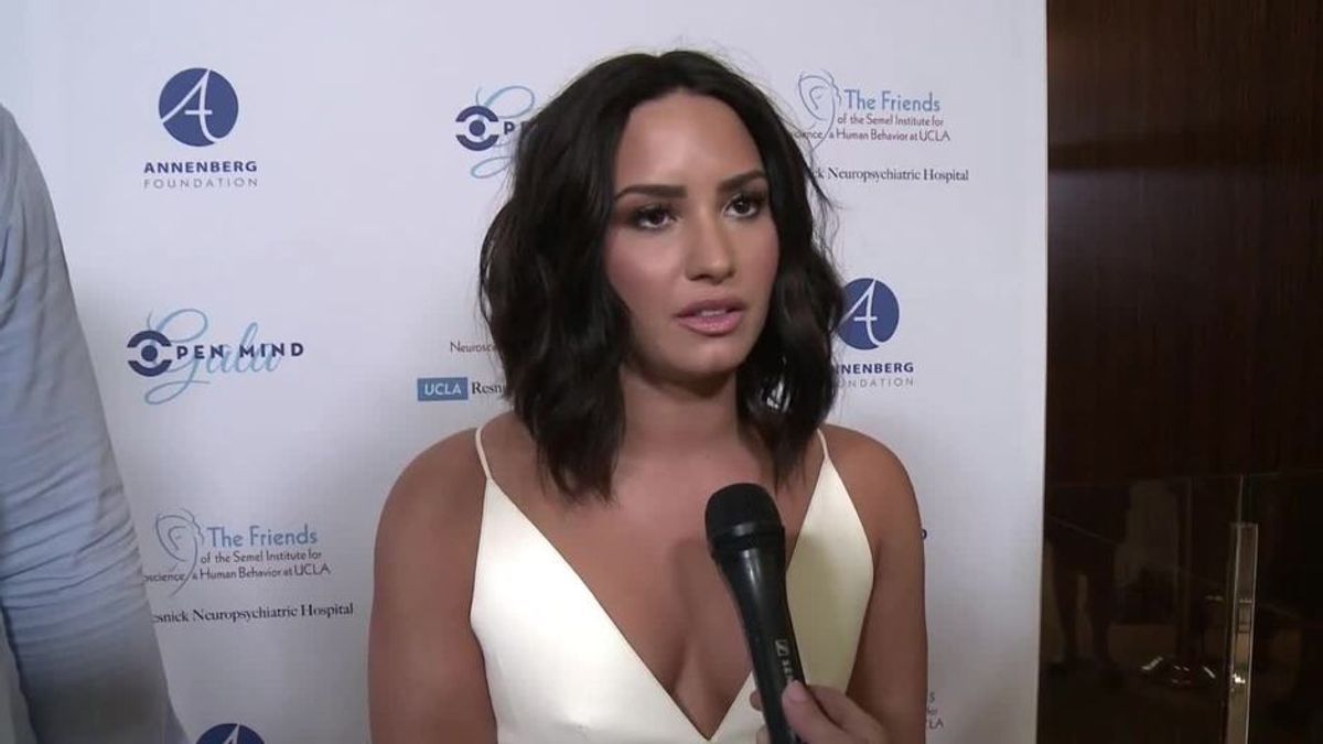 Nippel-Alarm bei Demi Lovato: Ohne BH auf dem roten Teppich