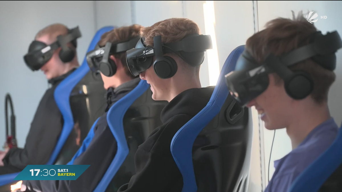 SpaceBuzz in Bad Aibling: Schüler erleben das Weltall virtuell