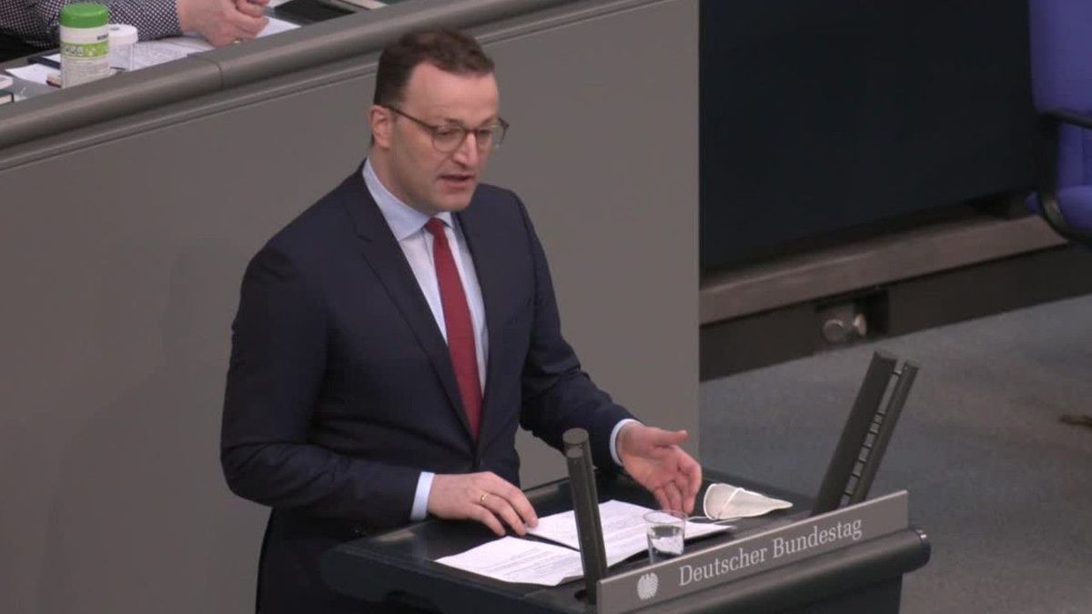 "Bundesweit gehen Millionen Impfdosen verloren": Schwere Vorwürfe gegen Spahn&#8203;