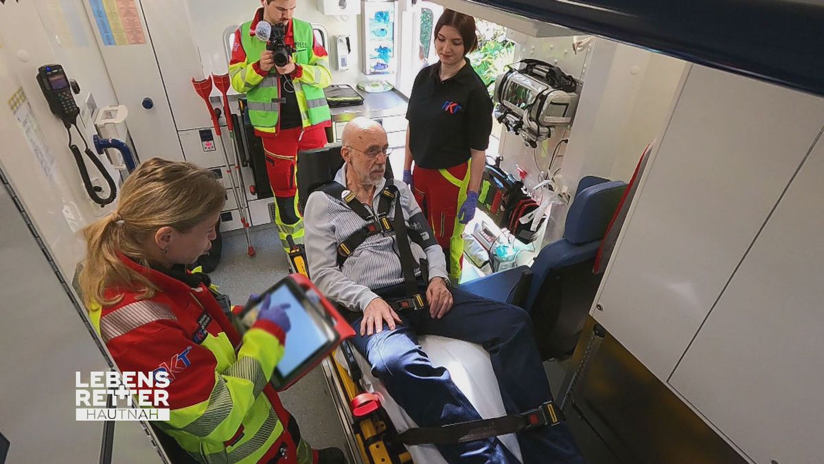 Einsatzgebiet Hof: Patient mit Bandscheibenvorfall gestürzt