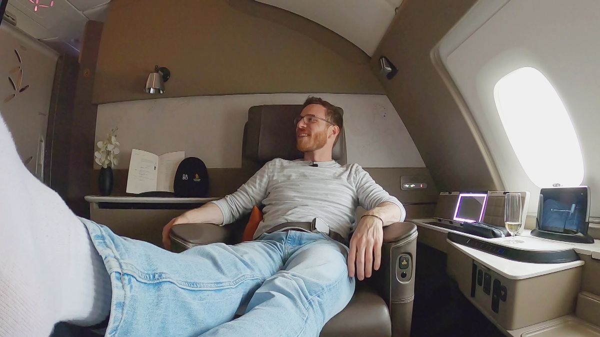 Luxus über den Wolken: Reporter Christoph testet die beste First Class der Welt!